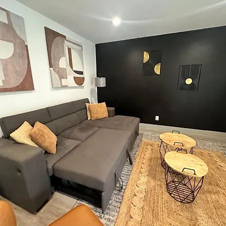 Trendy Midtown Apartment-3