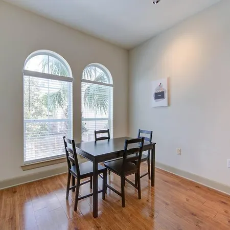 1Br Urban Retreat Pool Gym Near Nrg Wifi Petok-2