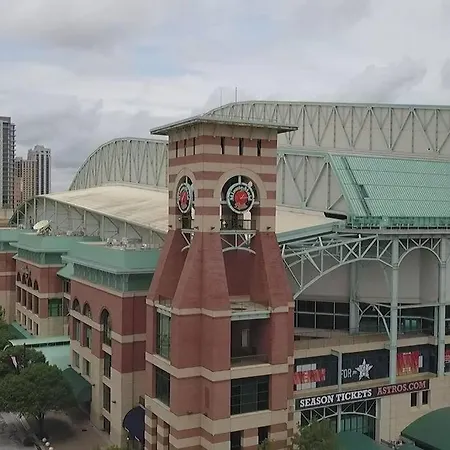 U1 Penthouse Downtown Houston 1Br 1Bth Apt Book Now!!-3