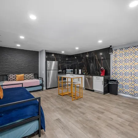 Modern Heights Apartment With Pool-2