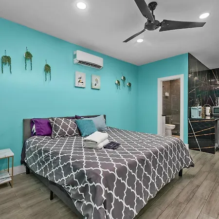 Cute And Cozy Studio Near Galleria-2