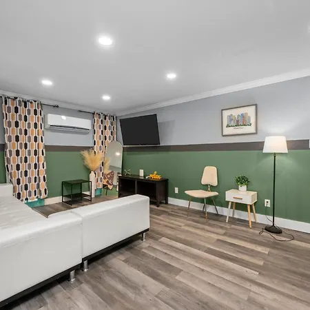 2Br Montrose Comfort With Free Park-2