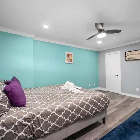 2Br Montrose Comfort With Free Park-3