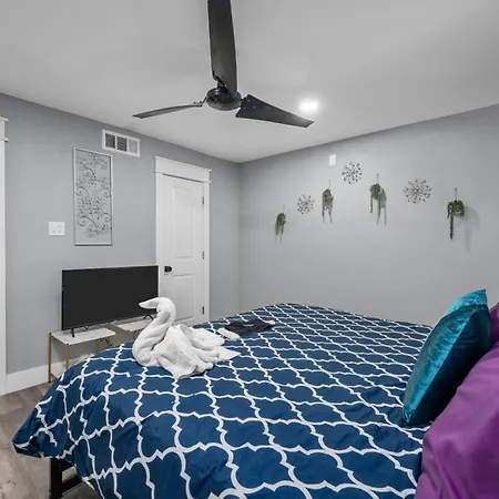 Charming 1Br Heights Apt With Pool And Free Park-2