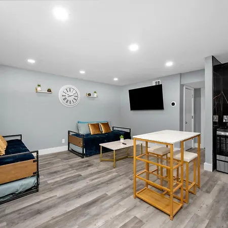 Cozy 1Br King Bed With Pool And Free Park-2