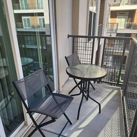 Elite Downtown Poolside Oasis-2
