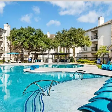 Vibrant Oasis In The Heart Of Midtown & Downtown-3