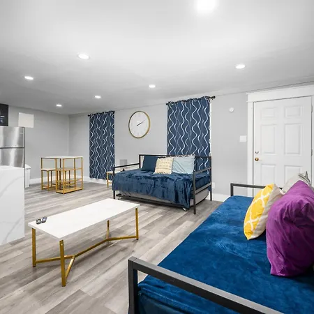 Classy And Chic 2Br Home Near Galleria-2