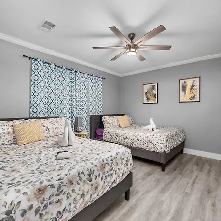 Modern & Spacious 3Br Retreat On Prime Location-3