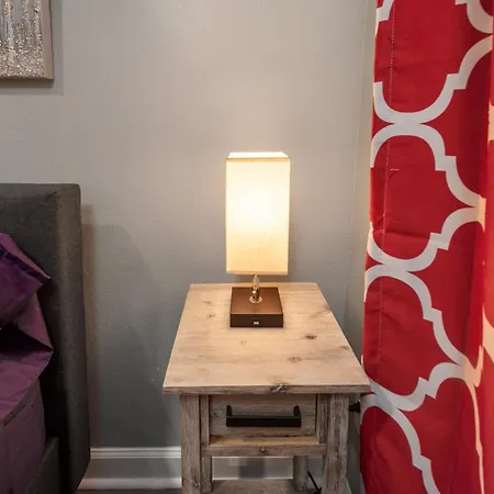 Urban Retreat 1Br With Free Park-2
