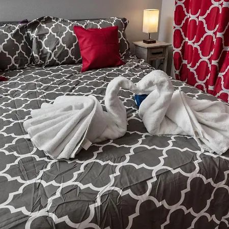 Urban Retreat 1Br With Free Park-3