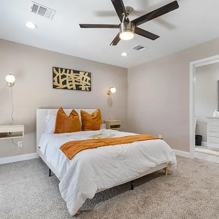 Stylish 2Bedroom Retreat-3
