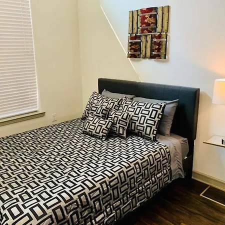 Downtown Apt Free Parking - Fully Kitchen - Free Laundry-2