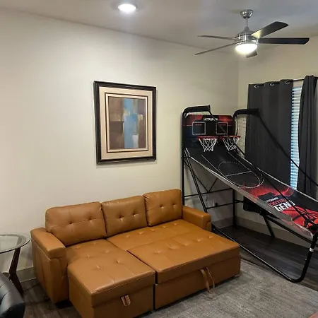 Luxurious 1 Bedroom W Pool & Patio Ingalleria Area-2