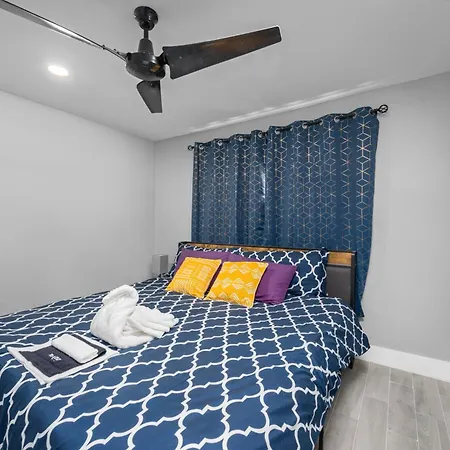Comfy 2Br In Prime Spot With Free Parking And Pool-2