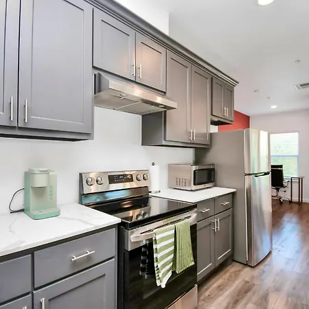 Serenity Studios - Near Med Center & Museum District-2