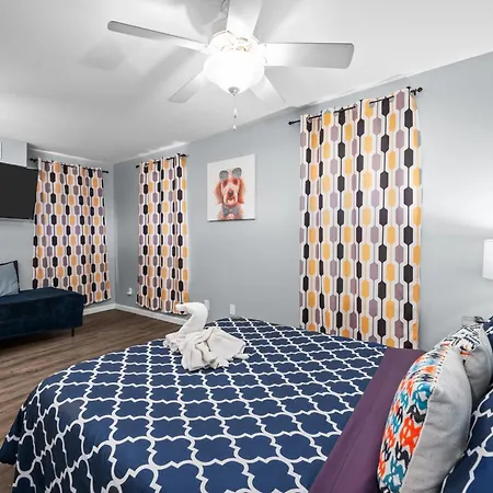 Charming Houston Studio Apt With Free Parking-3