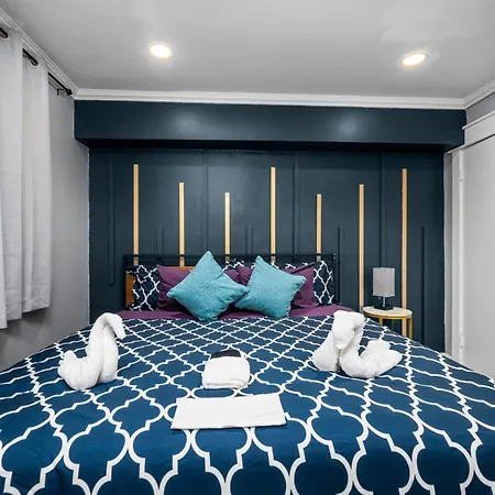 Modern Comfort Retreat With King Bed & Free Park-3