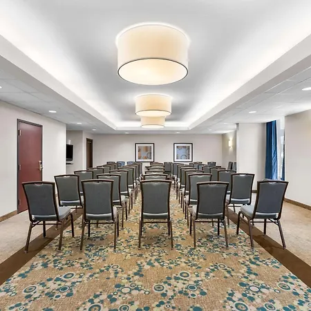 Sonesta Essential Houston Hobby Airport-3