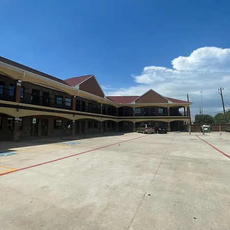 Regency Inn & Suites-2