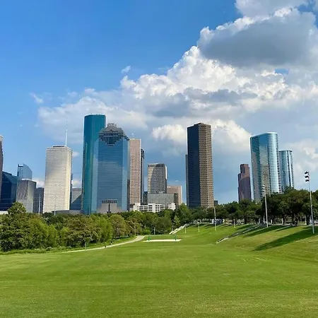 Beautiful 2 Bedroom 2 Ba, Nrg, Medical Center, Downtown, Free Wifi, Pool-3