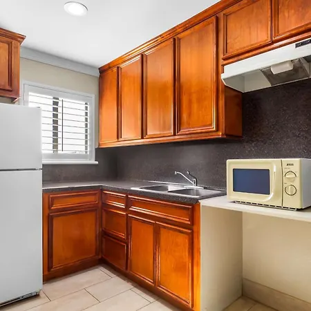 Americas Best Value Inn Houston Heights At I-45-3
