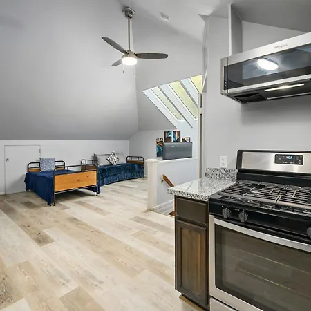 Cozy & Spacious Montrose Retreat With 3Br Near Houston Attractions-2