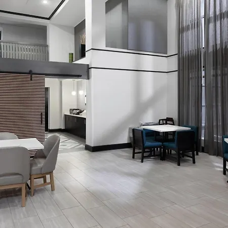 La Quinta Inn & Suites By Wyndham Houston Bush Iah South-3