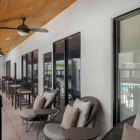 Courtyard By Marriott Houston Rice University-3