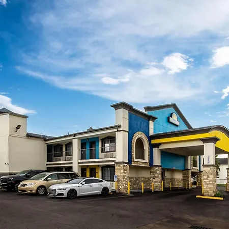 Days Inn By Wyndham Houston East-3