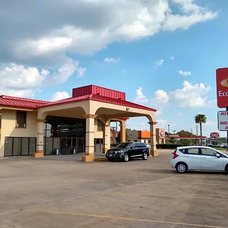 Econo Lodge Inn & Suites West - Energy Corridor-3