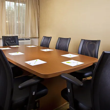 Fairfield Inn & Suites Houston Hobby Airport-2