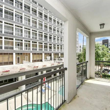 Skyline King Beds Retreat 2Br 2Ba Near Nrg Medical Center Galleria Mall-3