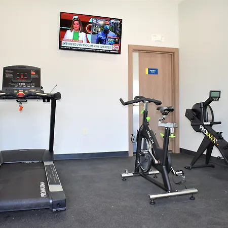 Days Inn & Suites By Wyndham Downtown/University Of Houston-2