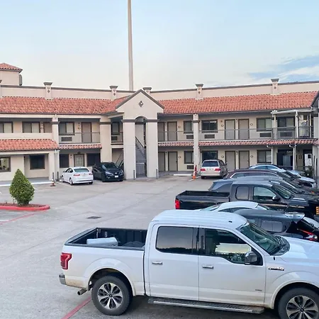 Island Suites Hobby Airport-3