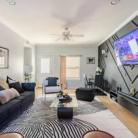 Fireside Double Kings Midtown Luxe Suite-3