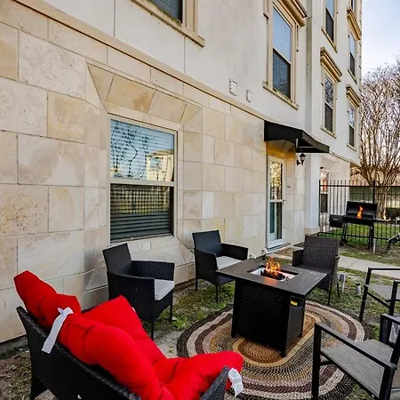 Fireside Double Kings Midtown Luxe Suite-2