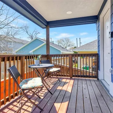 Super Cozy 2 Bedroom With Fast Wifi And Queen Bed Close To Downtown Houston!!-2