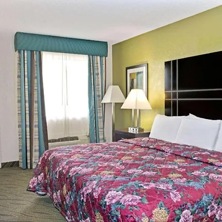 Howard Johnson By Wyndham Houston Heights/Downtown-2