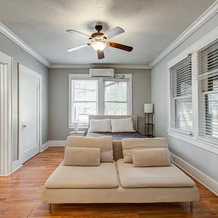Cute Downtown Stay Near Toyota Center & Midtown-2