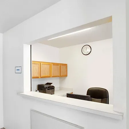 Woodspring Suites Houston Westchase-3