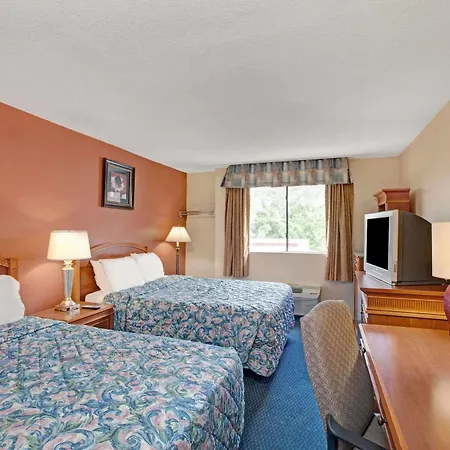 Monte Carlo Inn-2