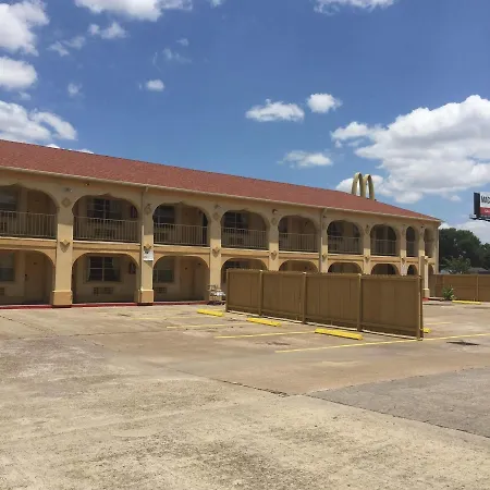 Guest Inn And Suites-3