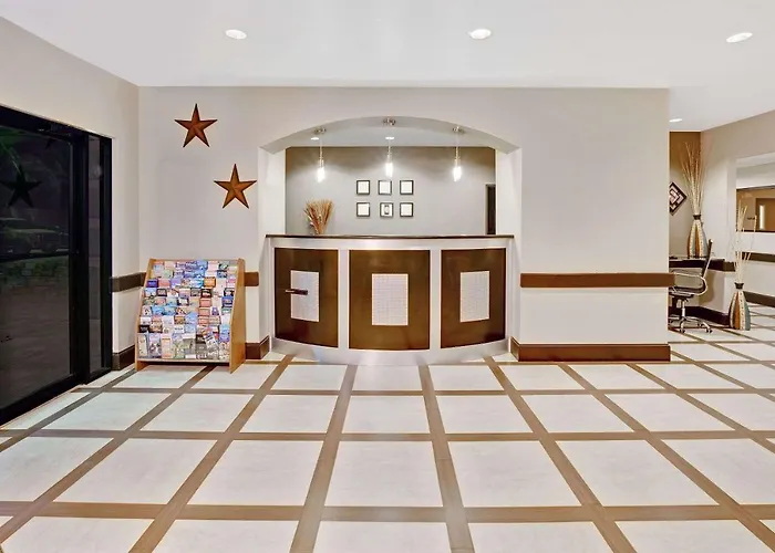 Super 8 By Wyndham Houston/I-10/Federal Road Hotel