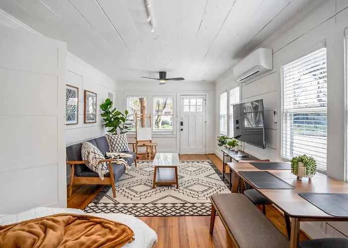 Historic Heights Artist Boho Bungalow Houston