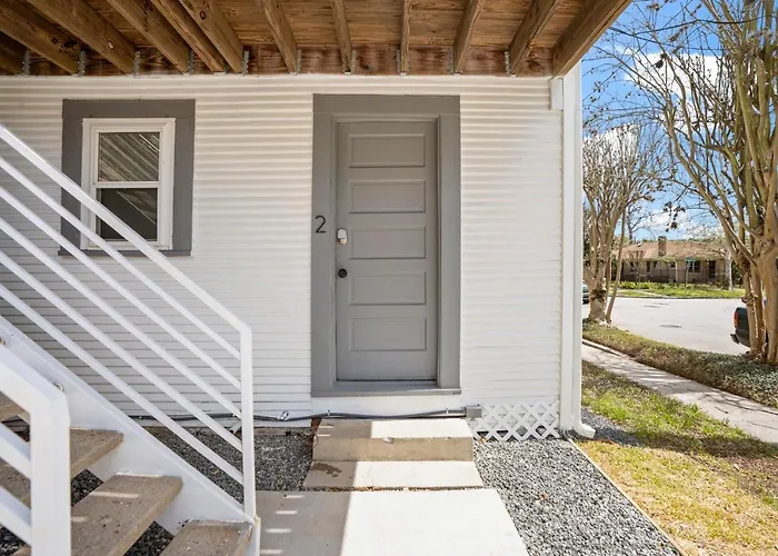 Historic Heights Artist Boho Bungalow Houston