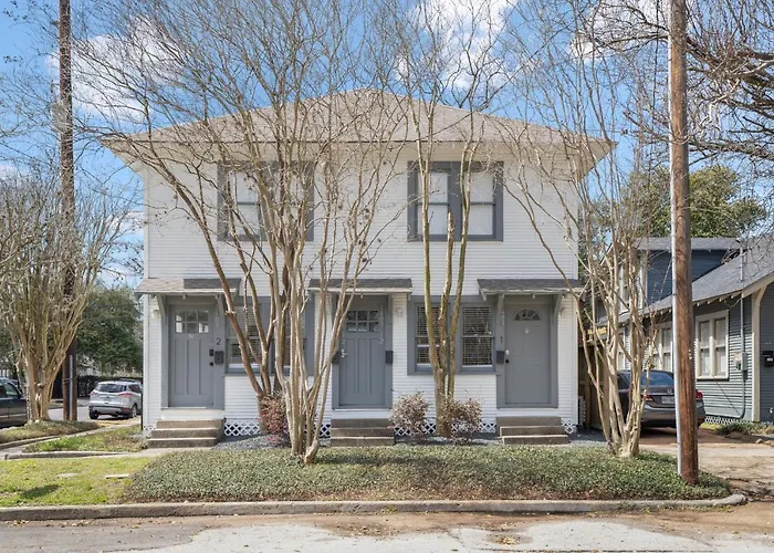 Historic Heights Artist Boho Bungalow Houston