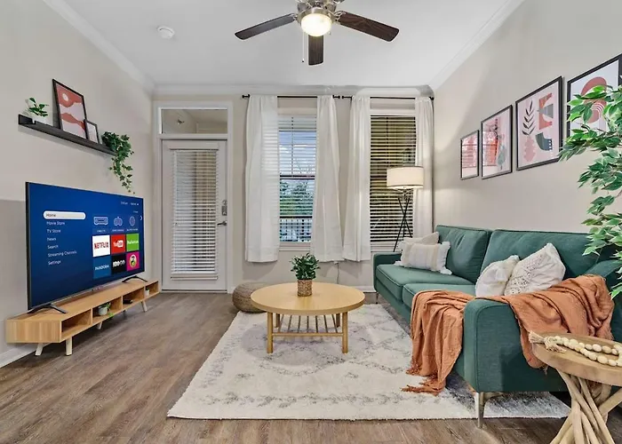 New! King Bed Trendy 1 Bedroom Resort Style W/ Pool Houston
