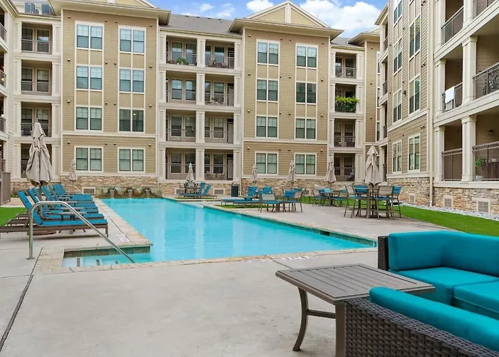 New! King Bed Trendy 1 Bedroom Resort Style W/ Pool Houston