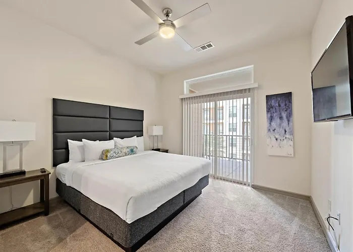 Renu At Downtown Houston Apartment